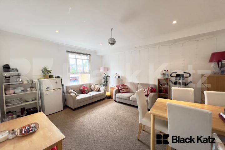 Charming duplex three bedroomed two bathroomed period conversion Union Street, London Bridge